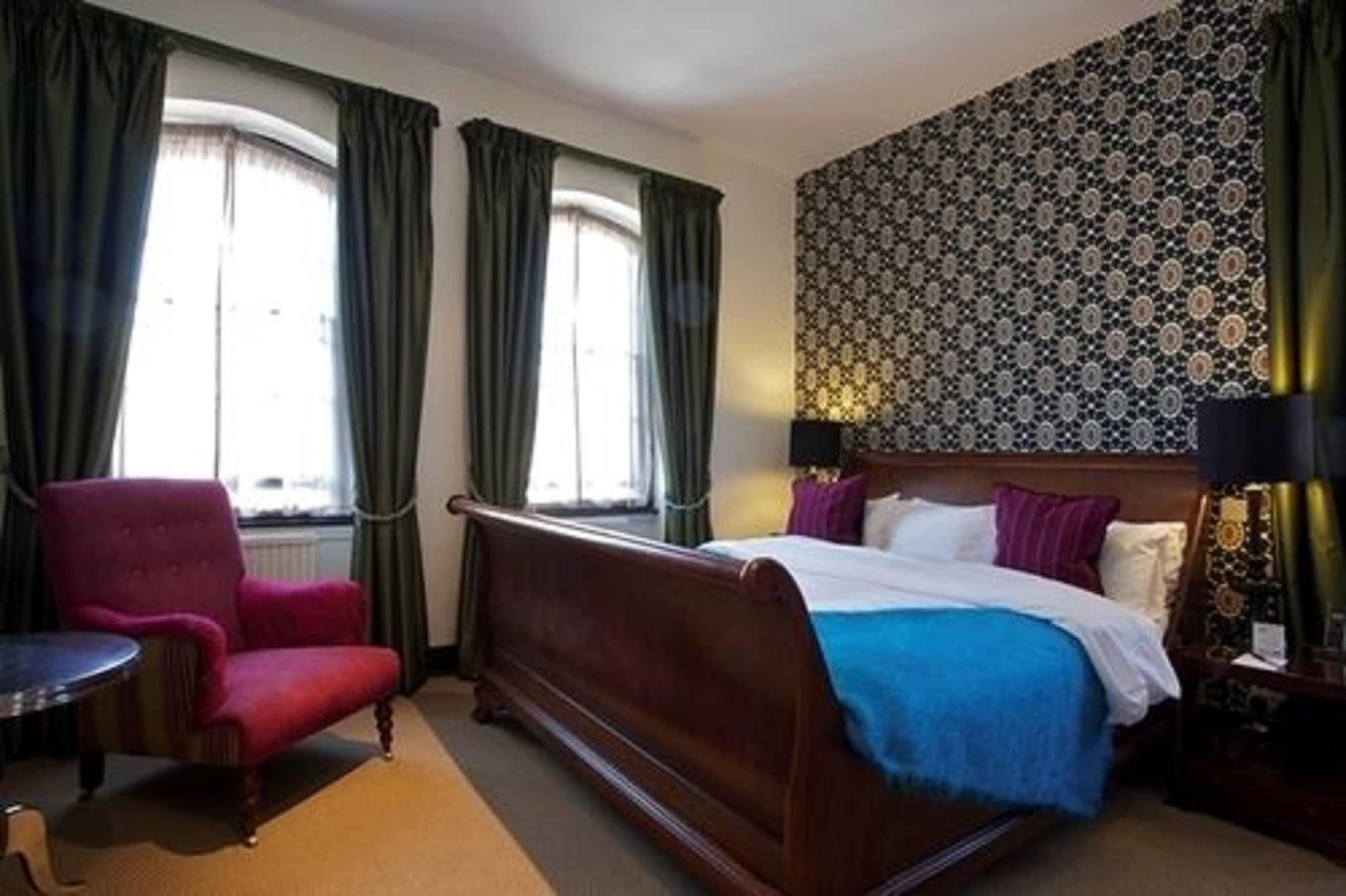 The Feathers Hotel Вудсток Экстерьер фото